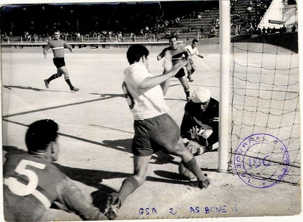 FOOT AS BONE 1961 CONTRE GSA N02.jpg